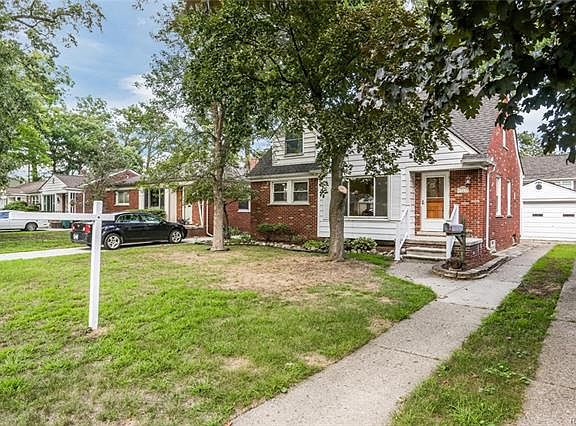 3rd image of 1914 Clifton Ave