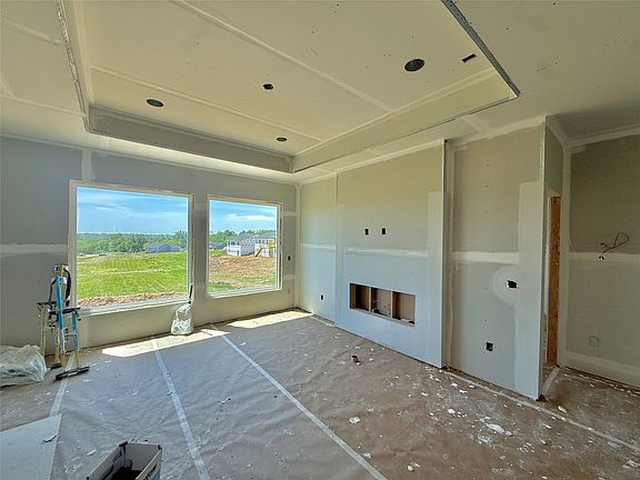 2nd image of 722 W Wright Rd