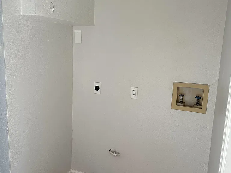 2732 Young St #A — Photo 13