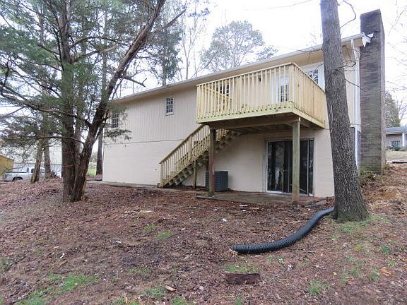 3rd image of 405 Oakleaf Cir