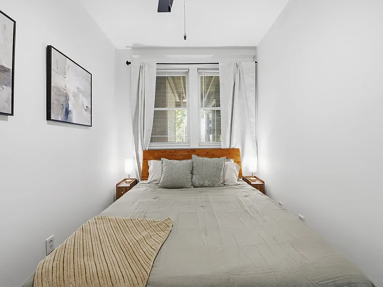 5750 Pershing Ave #2W — Photo 16