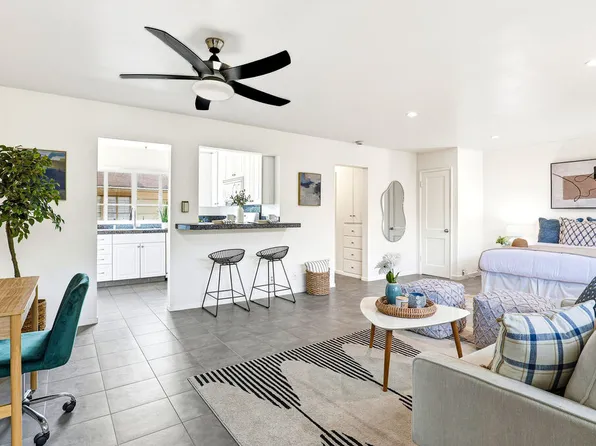 11901 W Sunset Blvd APT 219, Los Angeles, CA 90049