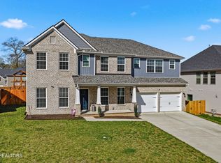 1109 Bear Paw Ln, Knoxville, TN 37922