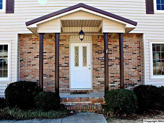3rd image of 712 Versailles Dr SE