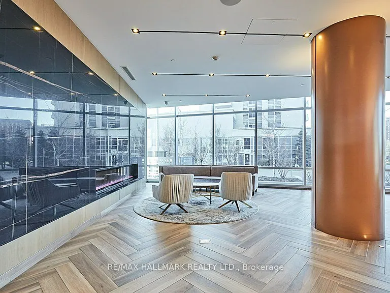 225 Village Green Sq #1804 — Photo 8