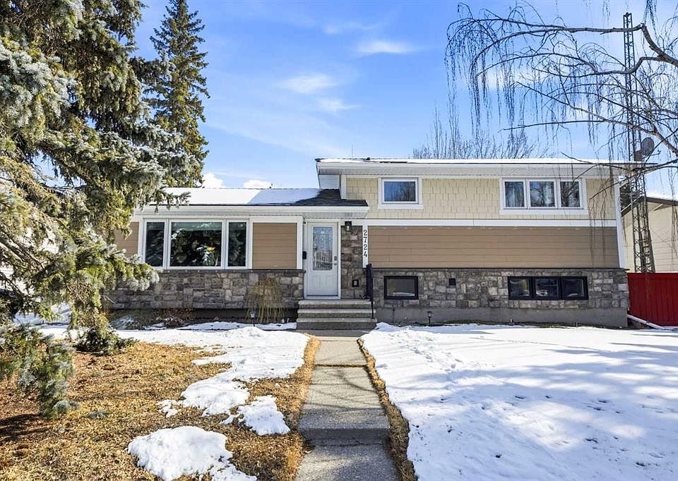 1st image of 2724 W Lougheed Dr SW