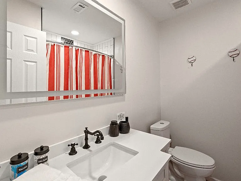 1009 W Sanford St #A — Photo 9