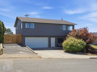 603 Blossom Ln, Zillah, WA 98953