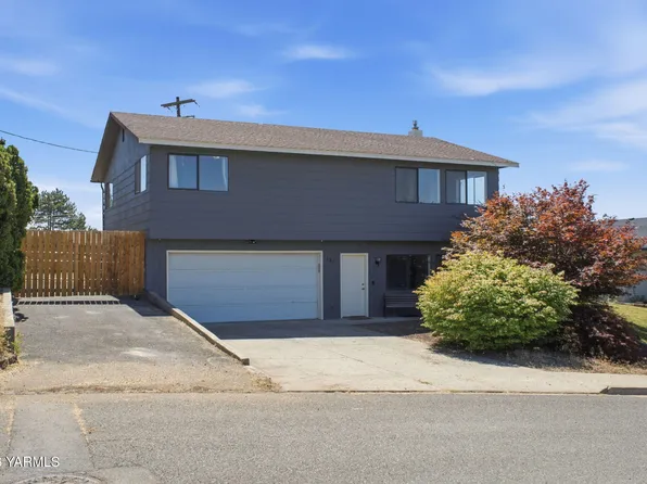 603 Blossom Ln, Zillah, WA 98953