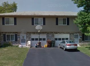 4696-4700 Maple Spur Dr, Stow, OH 44224