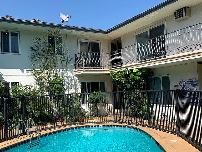 1138 S La Cienega Blvd #9 — Photo 1