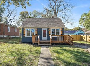 8 NE Johnson St, Lees Summit, MO 64063