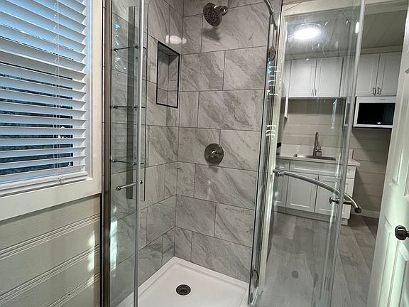 5th image of 2364-2368 1/2 Mira Vista Ave #23685