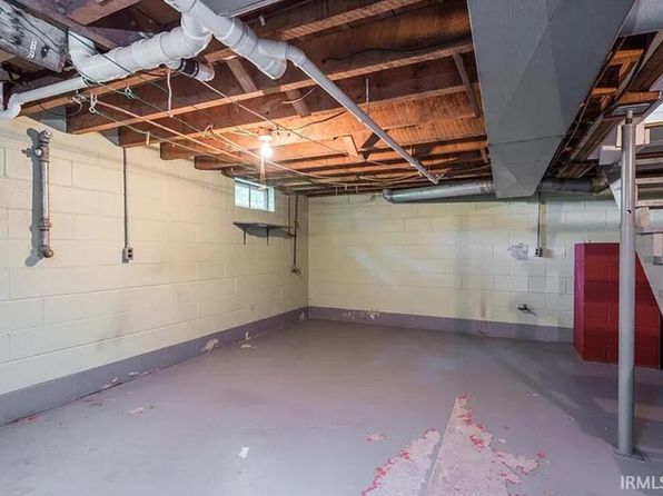 704 S Main St, English, IN 47118