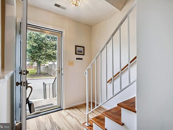 4th image of 6581 China Grove Ct