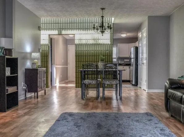 203 Goshen Ln, Woodstock, GA 30188