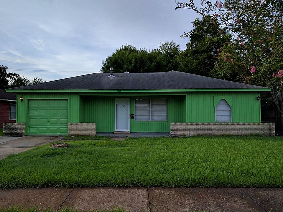 1st image of 801 Valerie Ave