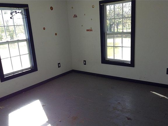 5th image of 209 S Live Oak Ave