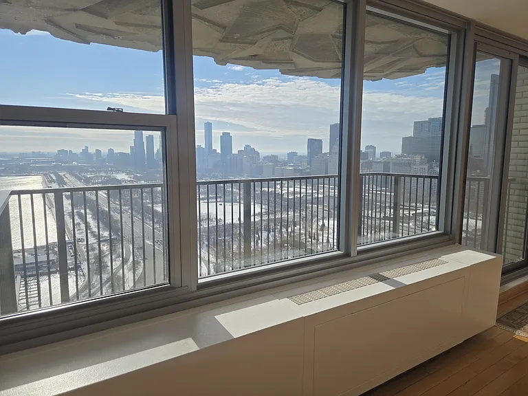 400 E Randolph St #3905 — Photo 4