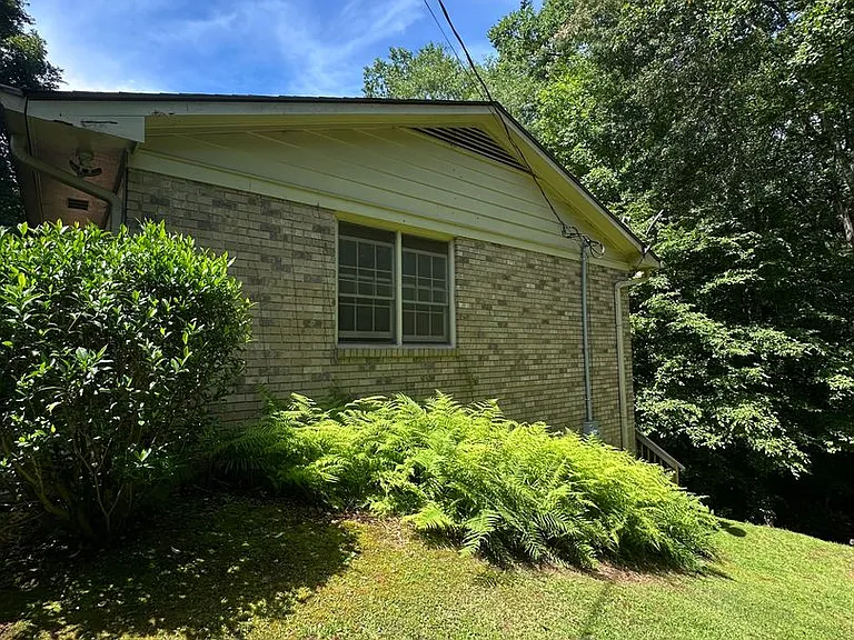 375 Segrest Cir — Photo 35