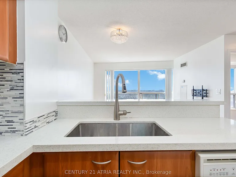 38 Lee Centre Dr #2910 — Photo 23