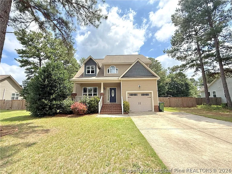 675 Omaha Dr — Photo 2