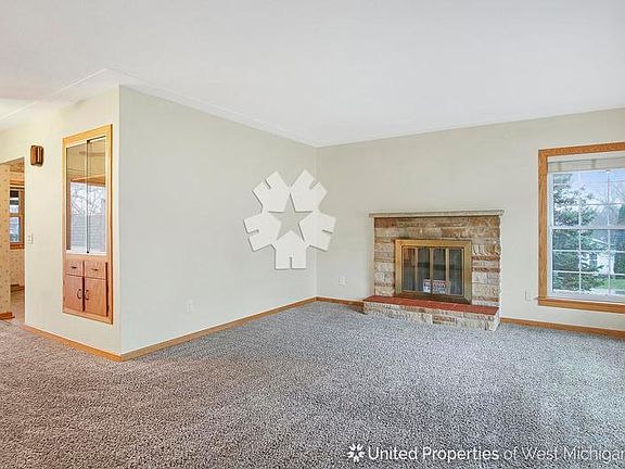 4th image of 938 Parkhurst Ave NW