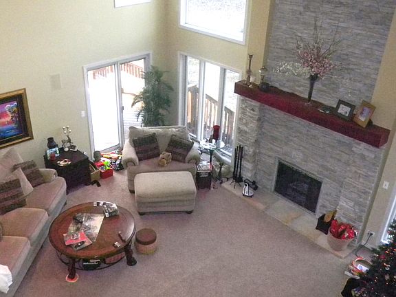 More awesome views of two story great room!