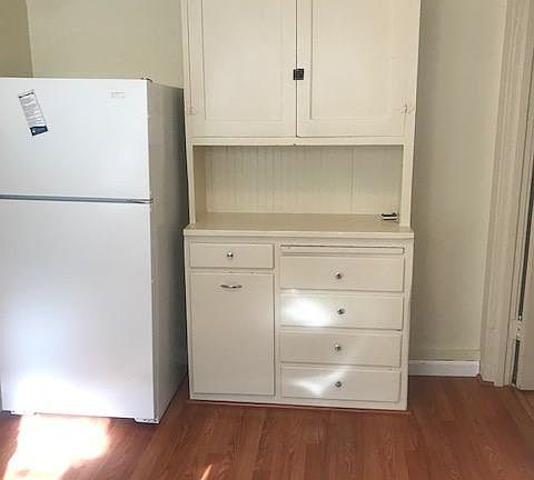 4th image of 539 Homer Ave