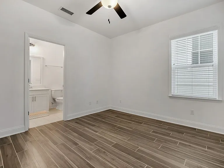 251 Bienville Pl — Photo 8