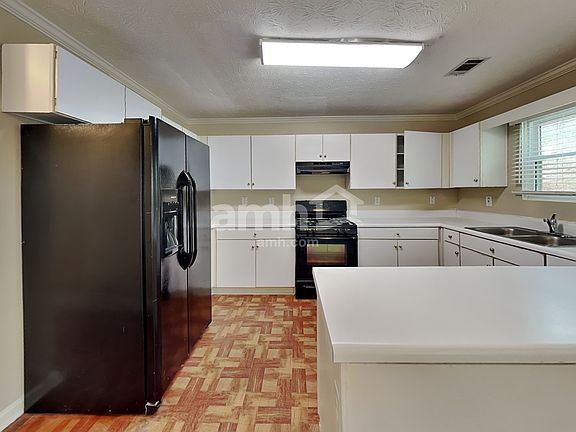 4th image of 3002 Sentinel Cir
