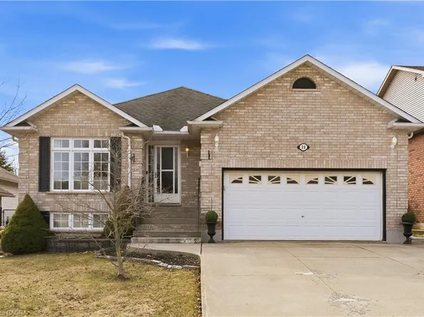 25 Linington Trl, Hamilton, ON L9H 7A3