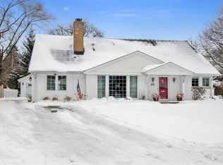 3231 Sprucewood Ln, Wilmette, IL 60091