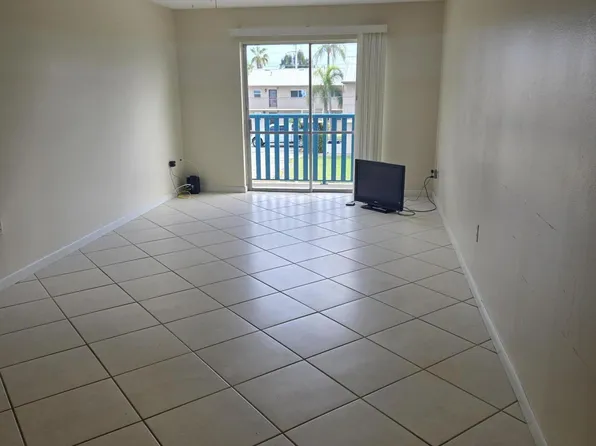 350 Fillmore Ave APT F15, Cape Canaveral, FL 32920