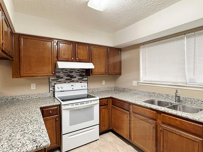 4923 Kentwalk Dr — Photo 12