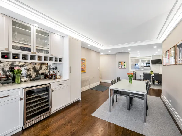 315 East 72nd Street image 6 of 14