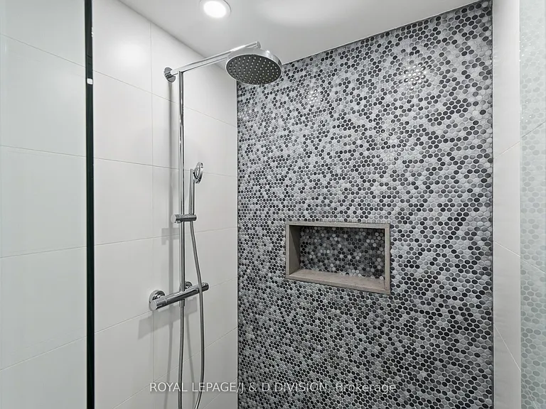314 Lonsdale Rd #4 — Photo 28