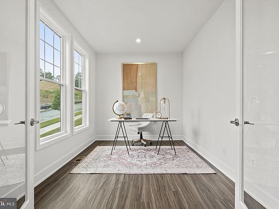 4th image of 2611 Blue Ridge Ave
