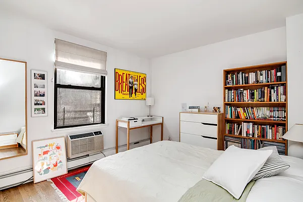 Sold by Compass | media 17