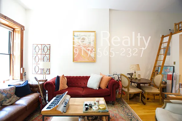 Rented by Street Realty Brokerage LLC | media 1