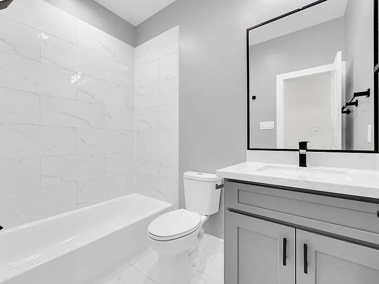 715 Service St #B — Photo 19