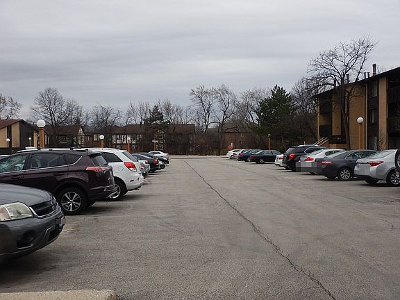 5th image of 6188 Pinewood Ct APT 306