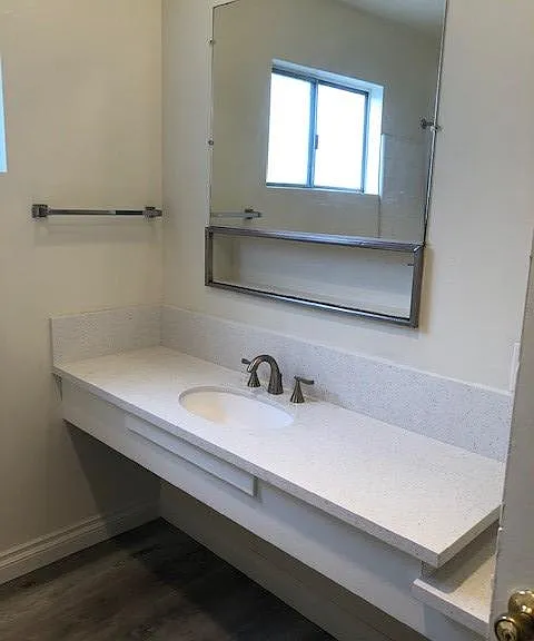 5736 Lexington Ave — Photo 4
