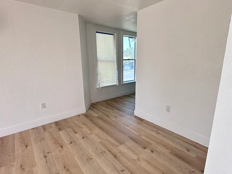 611 N Kaweah St #330 — Photo 9
