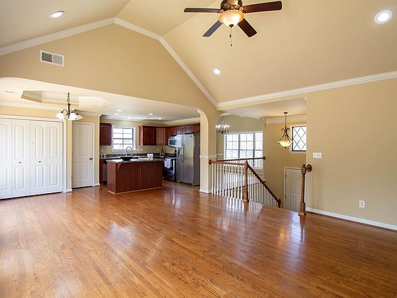4th image of 149 Eagle Cove Dr