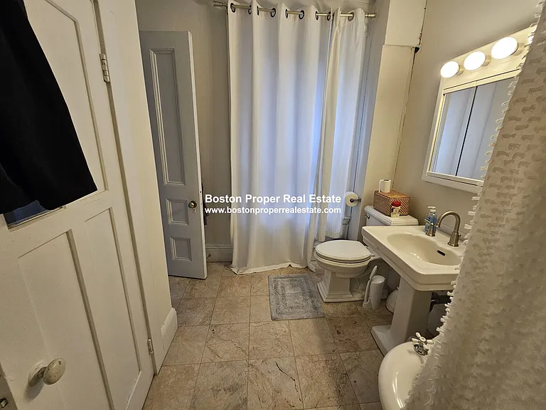 429 Marlborough St #4 — Photo 15