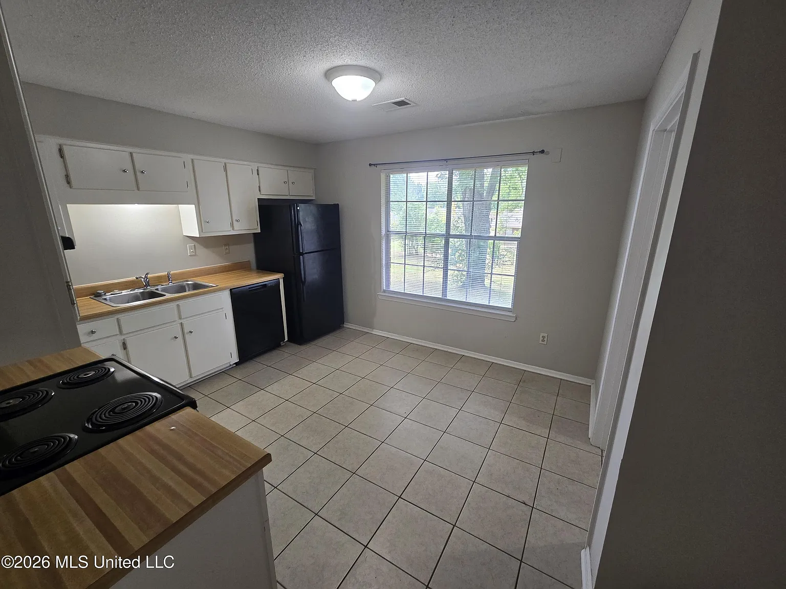3 bed, 1.5 bath, 1053 sqft, $1,375 — Photo 4