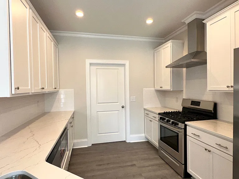 1102 Cavil Hollins Ct — Photo 10