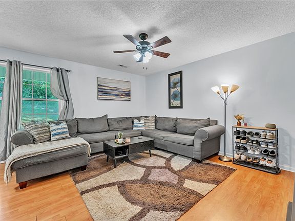 5th image of 100 Rudolph Ct