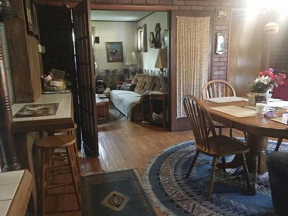 5th image of 2304 Black River St